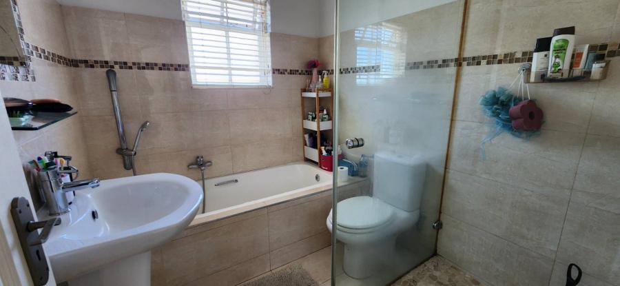 2 Bedroom Property for Sale in Wynberg Western Cape